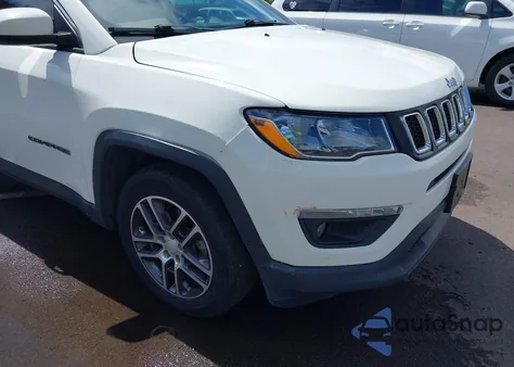 2019 Jeep Compass Sun And Wheel Fwd из США, поврежденный, VIN 3C4NJCBB1KT636564